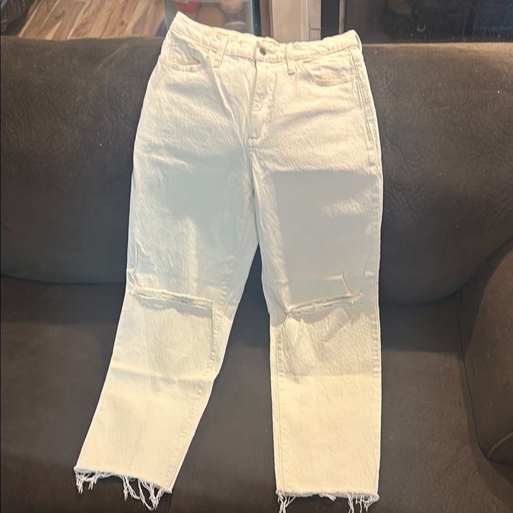 Universal thread women’s off white/cream colored jeans size 4/27R